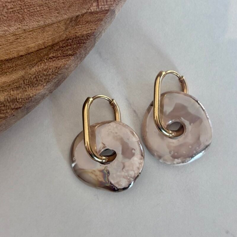 Oorbellen beige